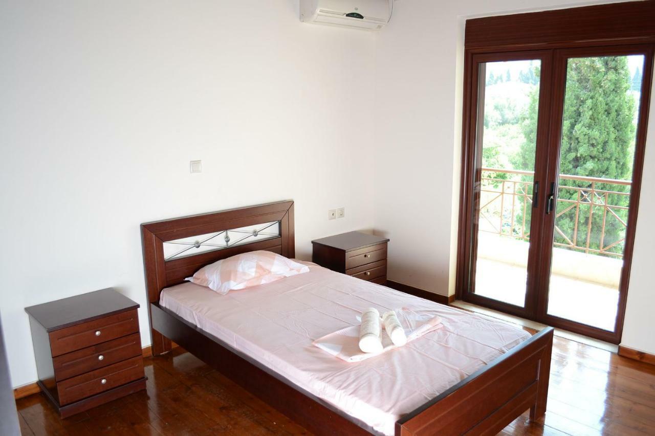 Villa Bella Loukisia Loukissia Екстериор снимка