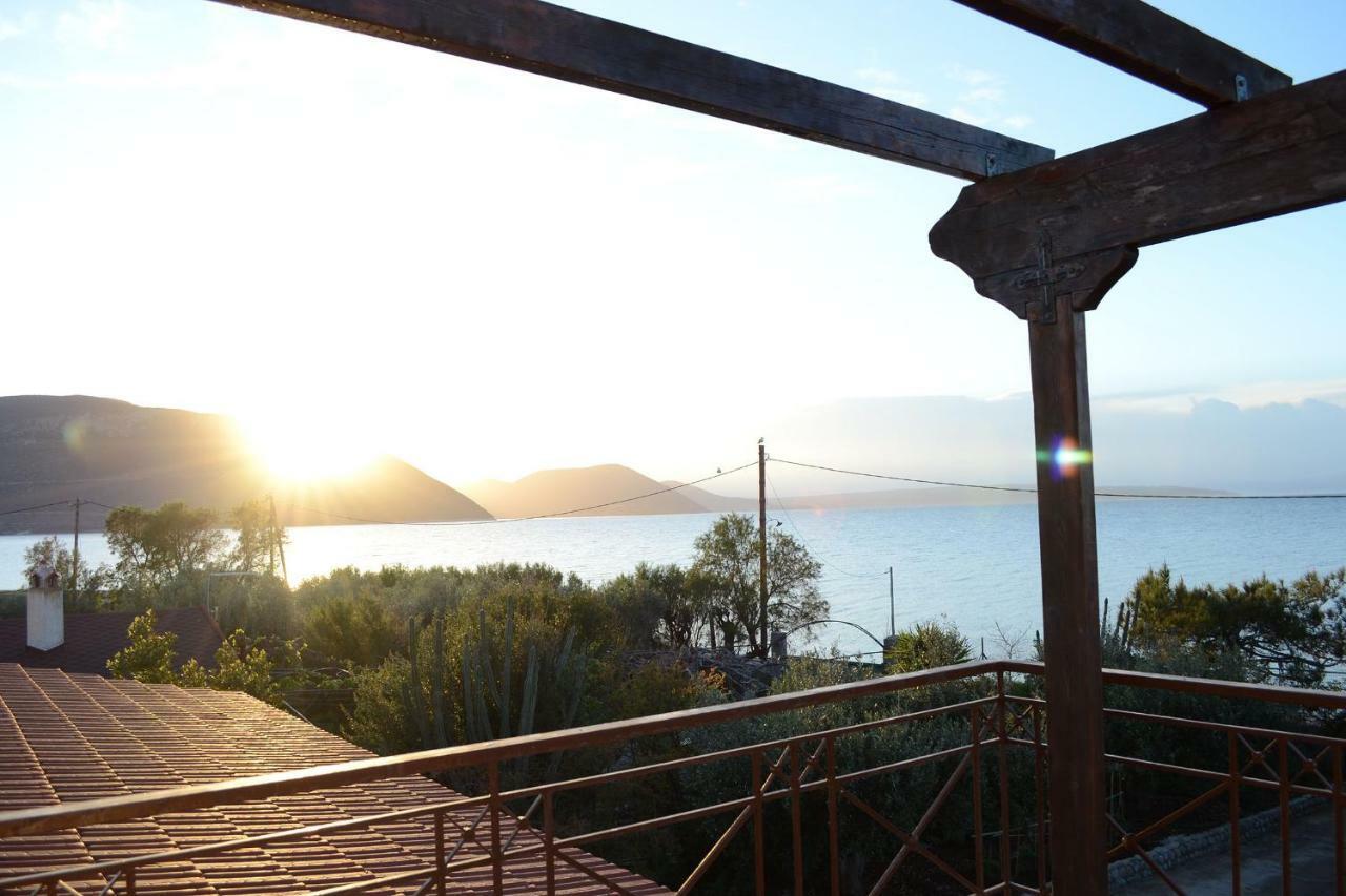 Villa Bella Loukisia Loukissia Екстериор снимка